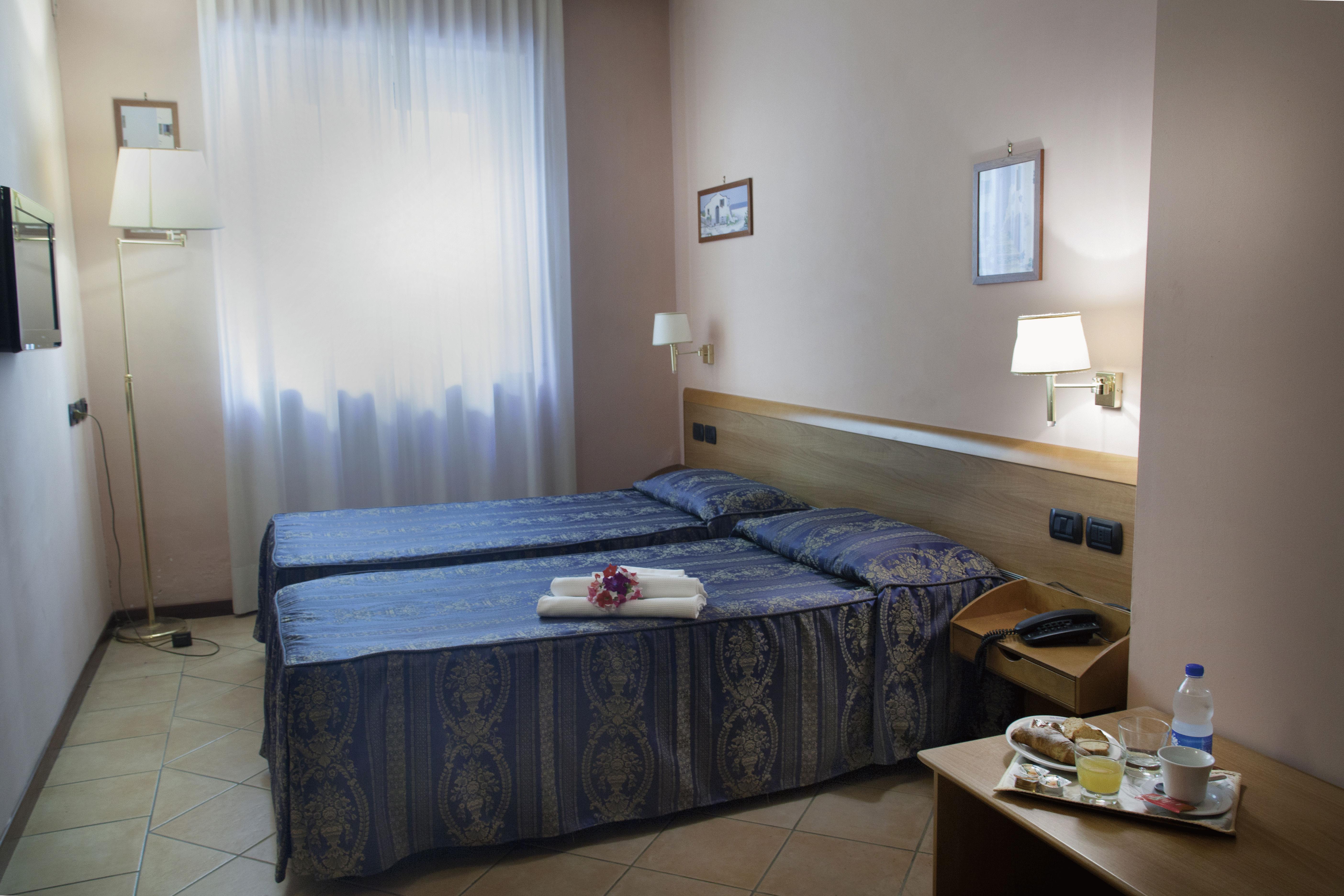 Hotel Bernardino Лукка Экстерьер фото
