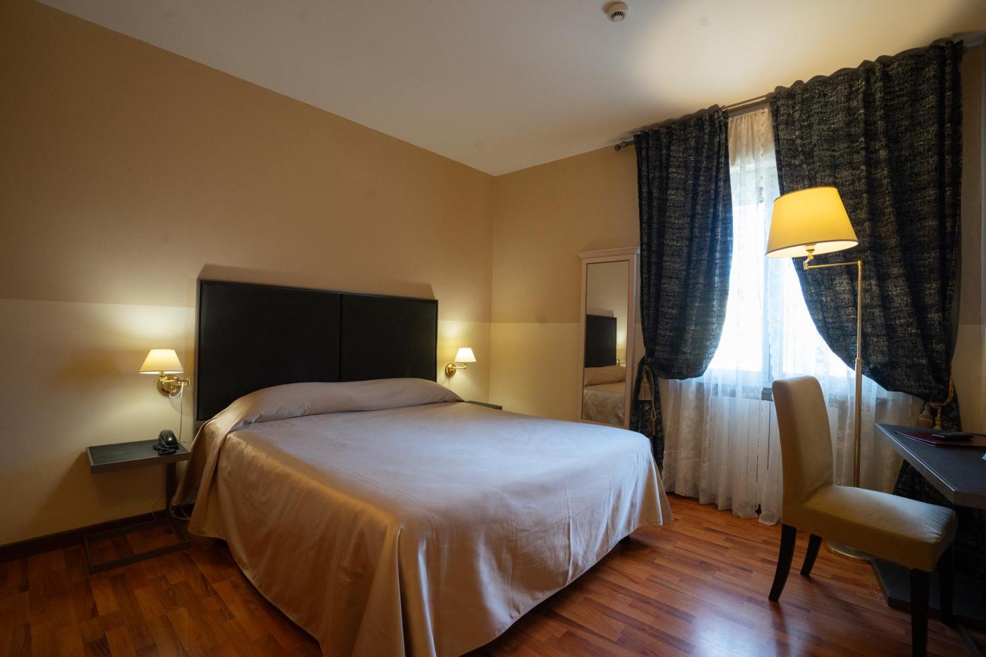 Hotel Bernardino Лукка Экстерьер фото