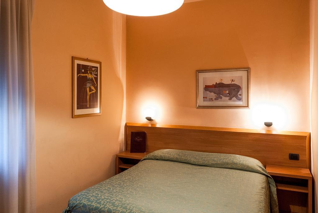 Hotel Bernardino Лукка Экстерьер фото